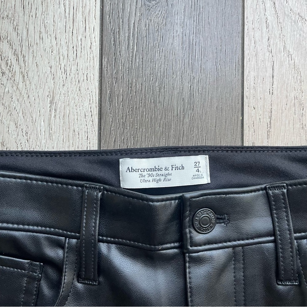Abercrombie & Fitch Black High-Rise Pants - Picture 2 of 6